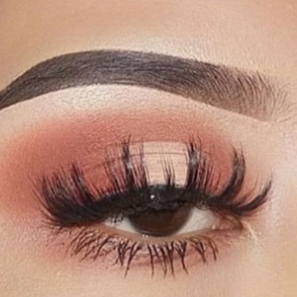 Maria Mink Lashes - Picture 4 of 4